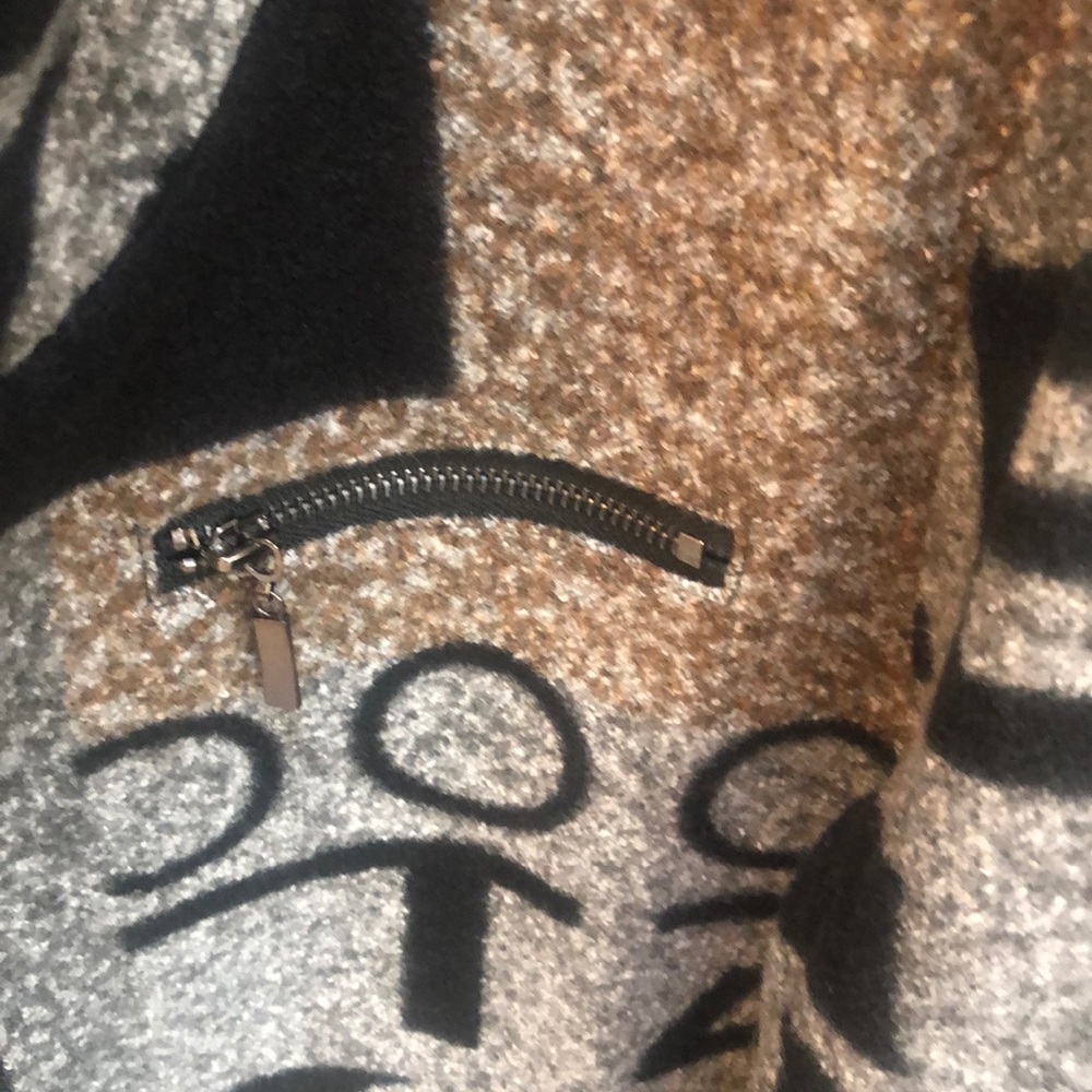Unique designer jacket - Picture 5 of 6